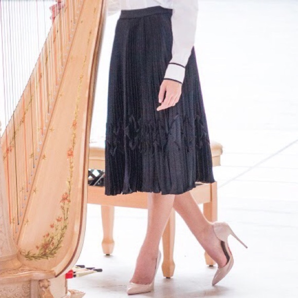 ted baker - satin skirt (sz 1)